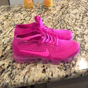 hot pink vapormax